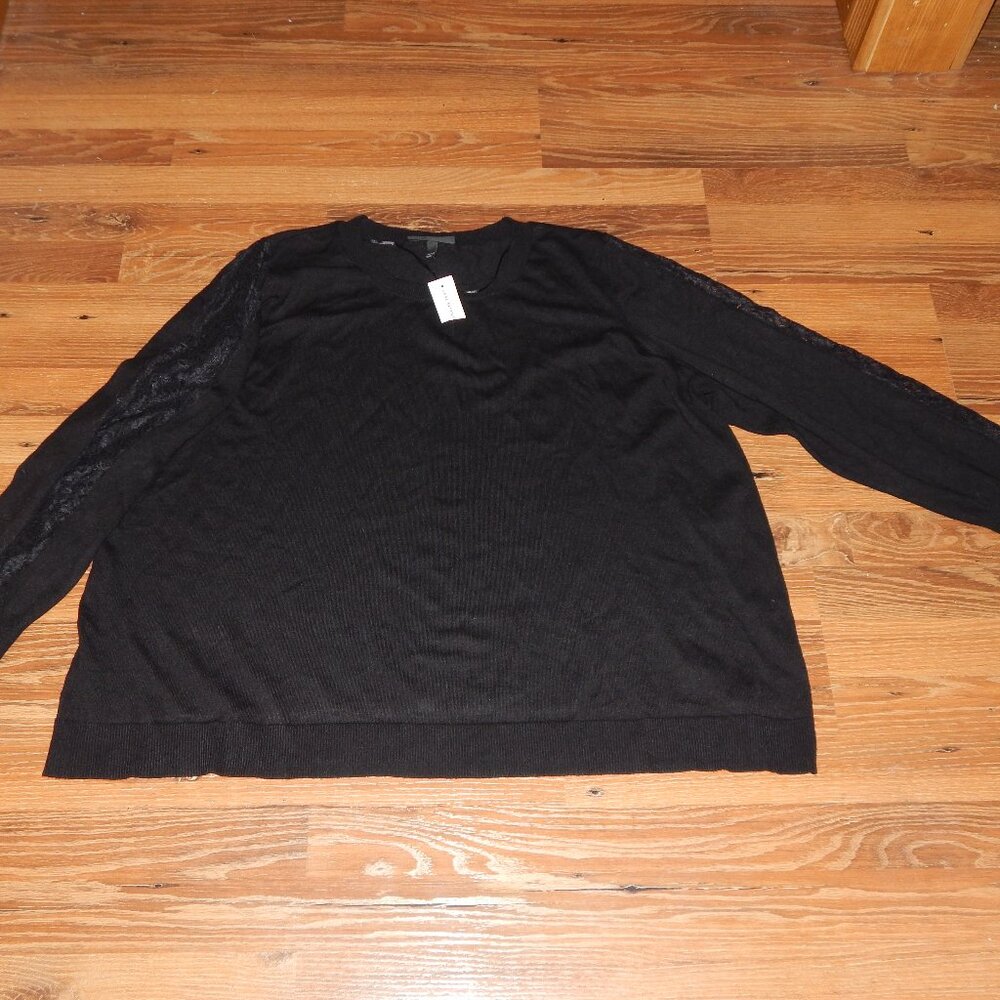 NEW Plus Size Womens 26/28 LANE BRYANT Black Pullover Sweater Lace Sleeve Accent